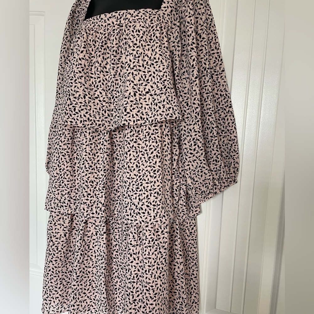Who What Wear Tiered Pink and Black Patterned Dress NWT